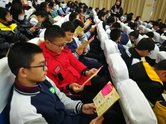 南京市上元中学开展世界艾滋病日宣传教育活动4.jpg
