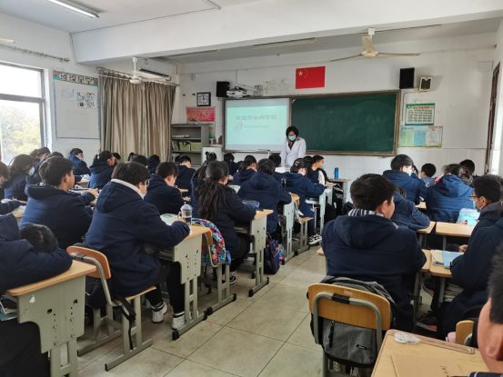 南京市上元中学红十字会开展春季传染病宣传教育活动2