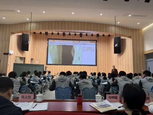 7C12D150A2CEAB104C8A0141AF444579