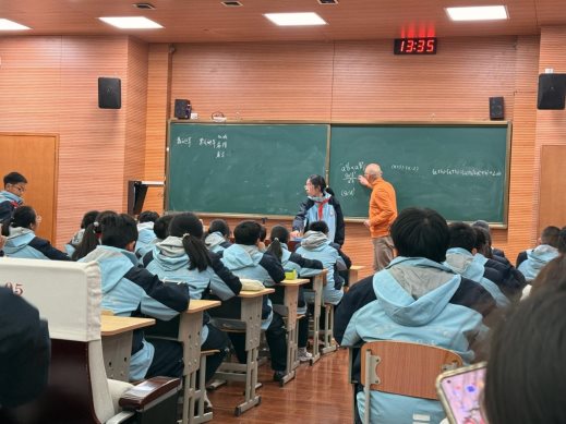 DAC6B12940214CB5011B33898F070249